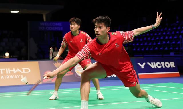 女双包揽金, 小林优吾